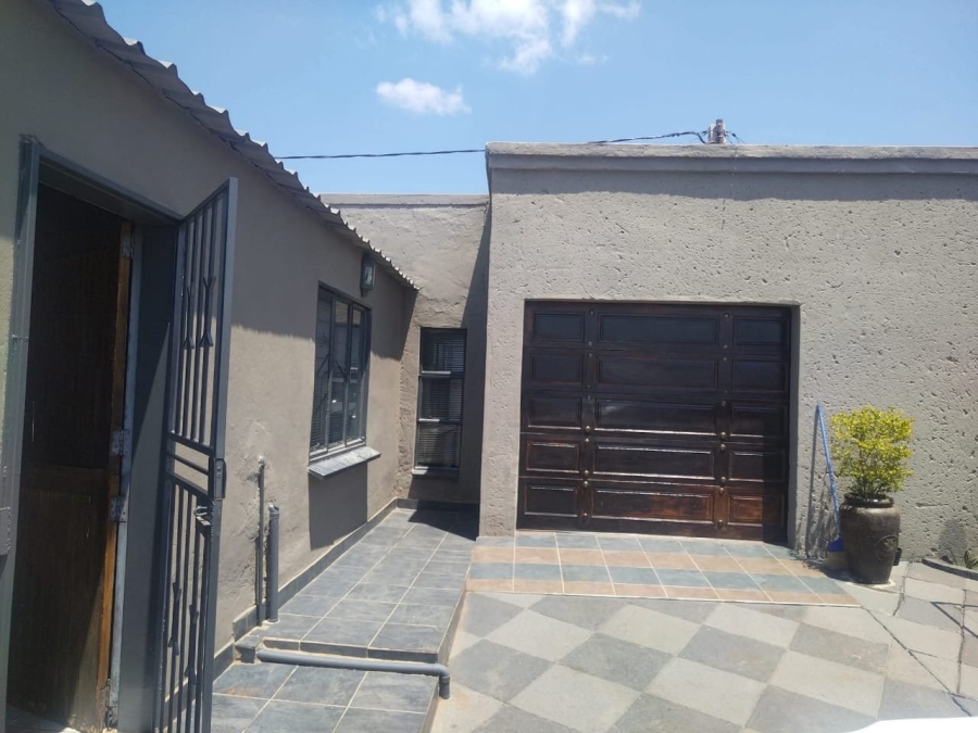 2 Bedroom Property for Sale in Mabopane Unit U North West